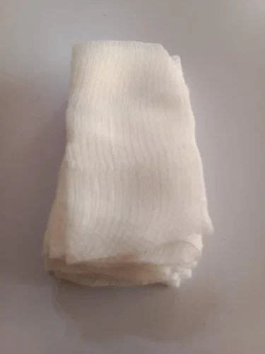 Cotton White 2 Ply Absorbent Gauze For Hospital Bandage Size 10 Cm