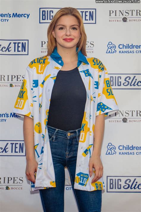 Ariel Winter No Source Babe Celebrity Posing Hot Sexy Beautiful Nude Celebrities Mobile
