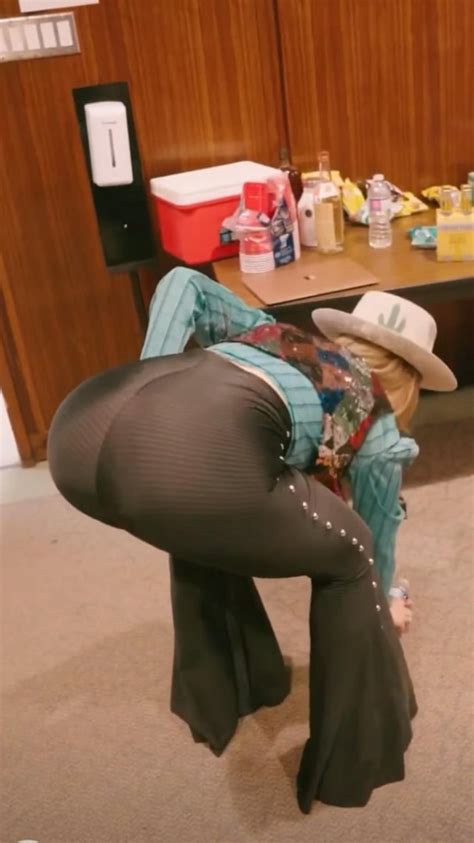 Celeb Lainey Wilson Nude Photo Thefappening