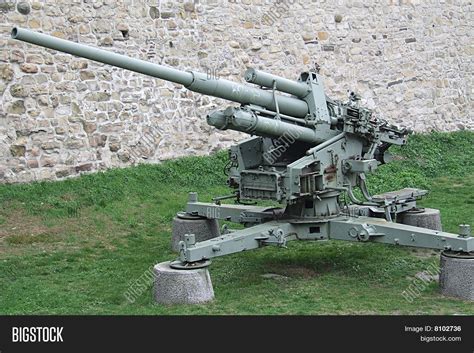 Genuine WW2 Cannon Image & Photo (Free Trial) | Bigstock