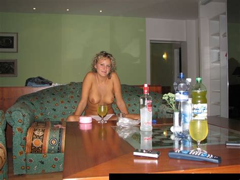 Amateur Blonde Paras X Porn Pic