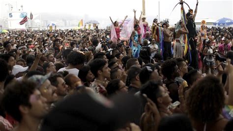 La Multitudinaria Marcha Del Orgullo Gay En R O De Janeiro Desafi Al Nuevo Alcalde Que Se Neg