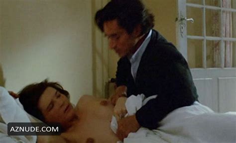 La Vie De Famille Nude Scenes Aznude