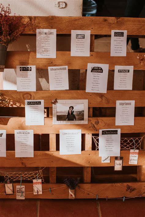 80 Propuestas Para Un Seating Plan Original Para Vuestra Boda Papelería De Boda Planes De