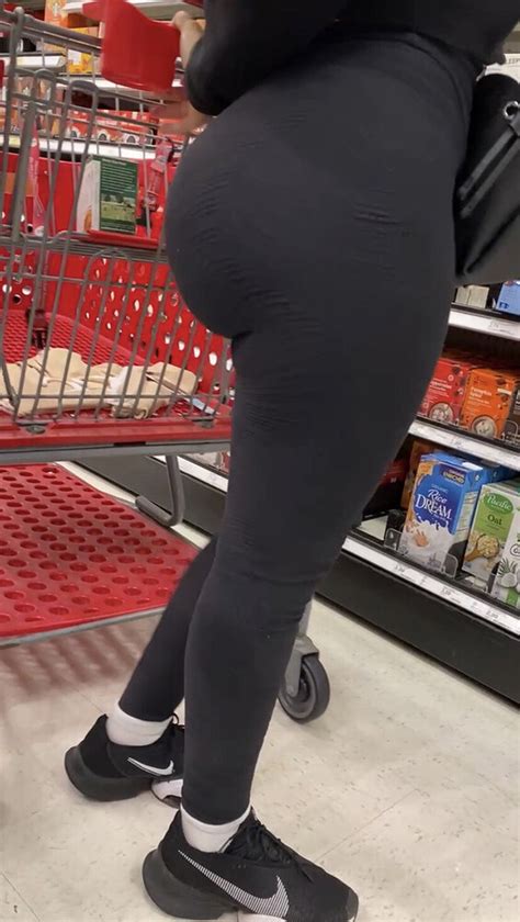 Latina In Tight Leggings Not Oc Spandex Leggings Yoga Pants Forum