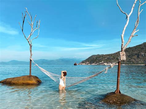 Hot Girl Tr M Anh L N U Ng Nh Bikini N Ng B Ng Sau Bi N C