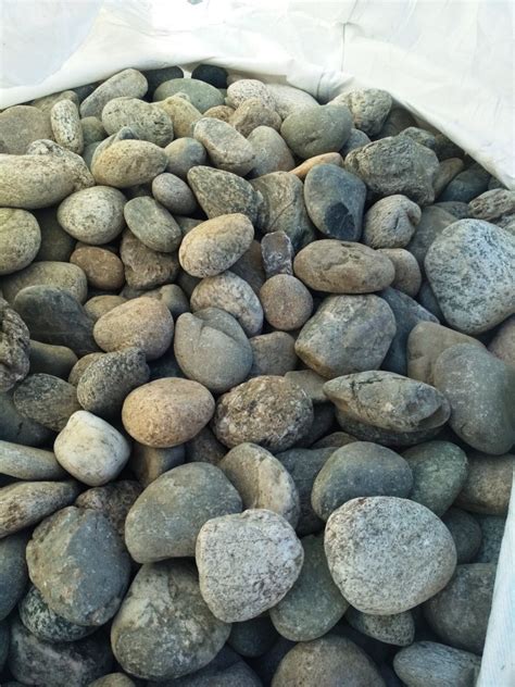 Купить Галька камень речной Серый /тонна online с доставкой, цена, фото ...