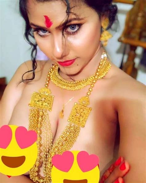 Hot Bengali Model Showing Her Hottnes Pics Desi New Semi Nude Masked No Face Videos