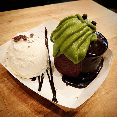 Matcha Chocolate Lava Cake Sooooo Good Dessert Chocolate Nyceats