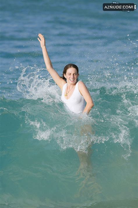 Maya Hawke Sexy Flashes Her Hot Tits And Body At The Beach In St Barths Aznude
