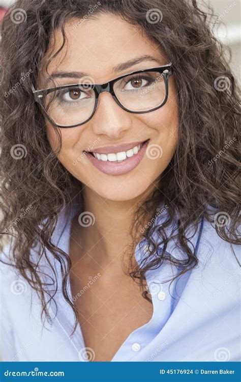 Wet Latina Naked Girl