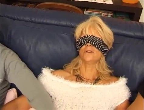 Mature Veut Baiser Les Yeux Bandes Free Porn Xhamster Xhamster