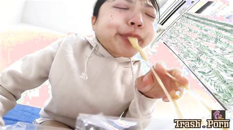 PGFD 093 素人娘の投稿ゲロ はじめて嘔吐編 First Time Vomiting Edition Part 1 Trash Porn