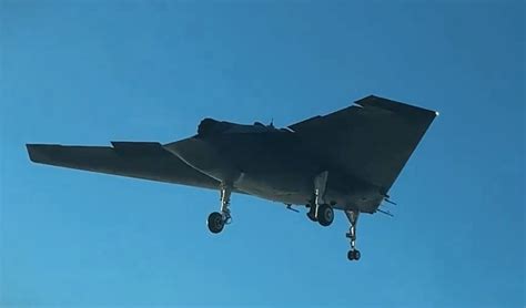 Türkiye's new stealth drone performs maiden flight | Daily Sabah