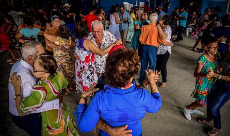 Semana Do Idoso Encerra Atividades Com Baile Estilo Anos 60 Tudo Rondônia Independente