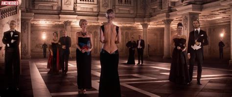 Bérénice Marlohe nude pics page