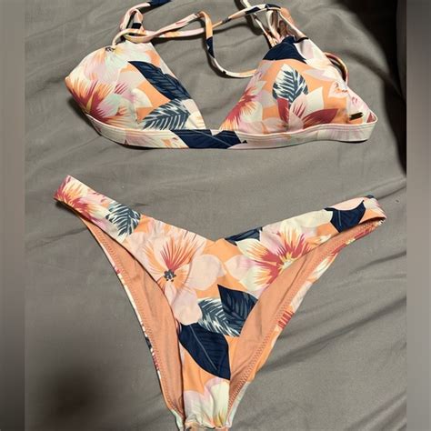 Rip Curl Swim Rip Curl Bikini Size Small Straps Cross In The Back Poshmark