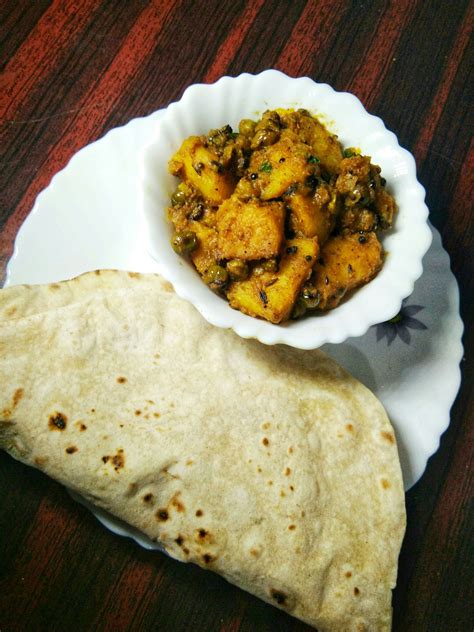 Aloo Matar Sabji Potato Breakfast Recipe With Roti | Recipes, Potato ...