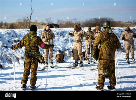 U S Marines From Weapons Company 1st Battalion 25th Marine Regiment