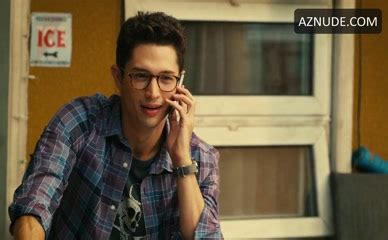 Megan Hutchings Cassie Steele Lesbian Scene In The L A Complex Aznude