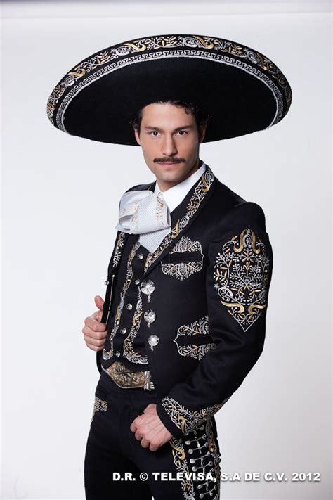 Traje De Mariachi Con Sombrero Vestidos Típicos Mexicanos