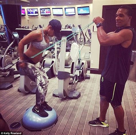 Kelly Rowland Naked Pregnant Body In Baby Bump Nudes Exposed For ELLE PHOTOS