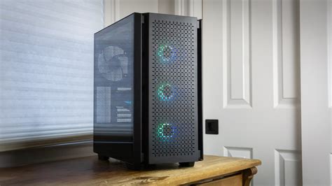 Hands On With DeepCool’s CG560: Compact but Roomy | Tom's Hardware