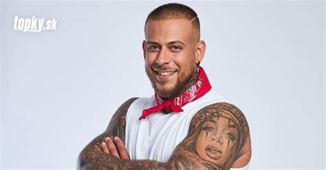 PRVÝ SEX na Farme Miška z Ruže a potetovaný elektrikár sa pred kamerami SCHOVALI na WC