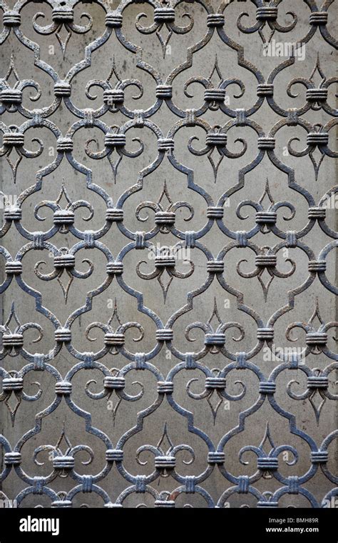 Italian iron detail metalwork hi-res stock photography and images - Alamy
