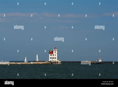 Lorain Lighthouse On Lake Erie Lighthouse At Lorain Ohio Usa Tugboat