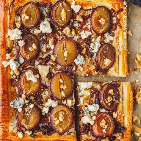 Галета со сливами и сыром