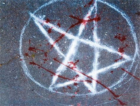 How To Summon A Ghost: Try Out This Famous Method This Time