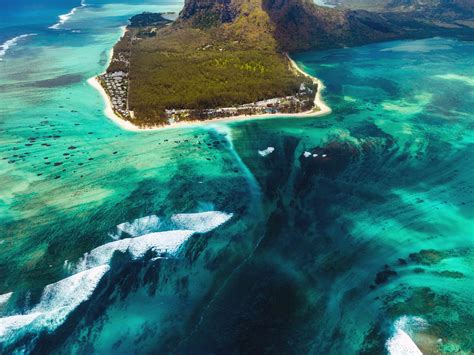 The Story Behind Mauritius’ Stunning Underwater Waterfall