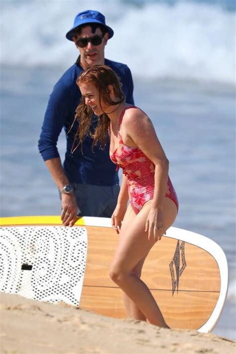 Isla Fisher Showed Off Her Sexy Ass In A Bikini On The Beach The Fappening