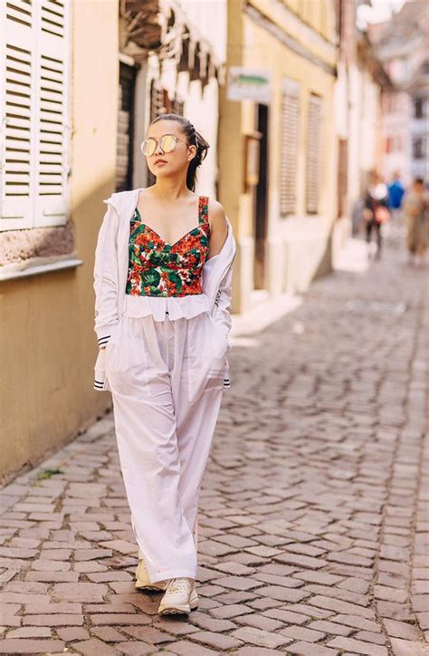 Con G I L N C A Ph Ng Chanel Di N Bikini Khoe V P Tu I L I Cu N M I Nh Nh N