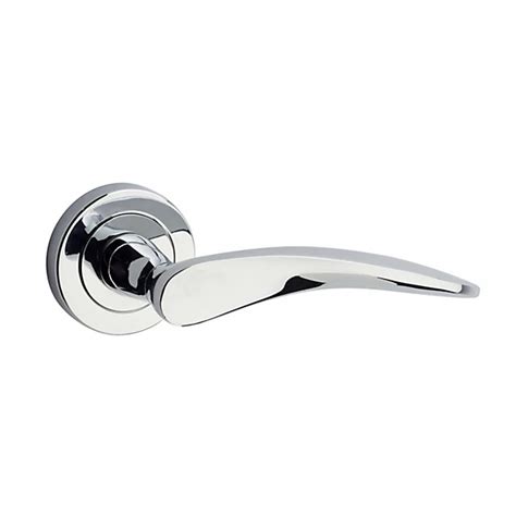 Yale Chrome effect Zinc alloy Lever Door handle (L)124mm (D)70mm, Set
