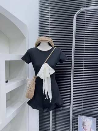 Bikini Swimsuit Tay Ngắn 1 Mảnh Đính Nơ Ren Lụa Dáng Ôm Body Kín Đáo Phối Ống Sum Ren Đầm Nữ Đi