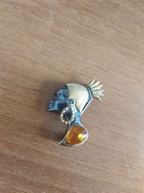 Серебряная брошь с янтарем БАЛТИЙСКОЕ ЗОЛОТО 75161088: жёлтое и чёрное ...