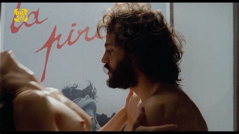 Lídia Brondi nude pics página 1