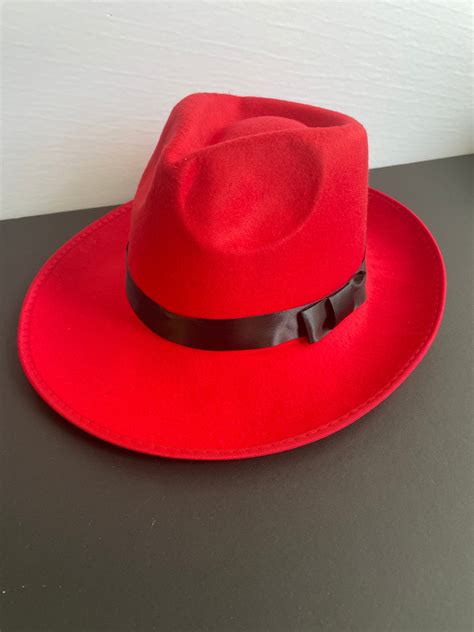 COSTUME RENTAL - Z43 Red Fedora Gangster Hat – WPC Retail Group Ltd.