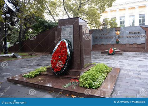 Monument at the Burial Place of Major Caesar Kunikov on Heroes Square ...