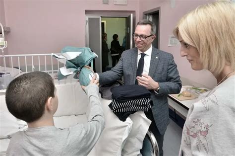 La Consegna Delle Uova In Ospedale Giornale Di Brescia