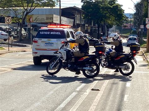 Homem Preso Pela Pol Cia Militar Por Embriaguez E Furto De Ve Culo Em