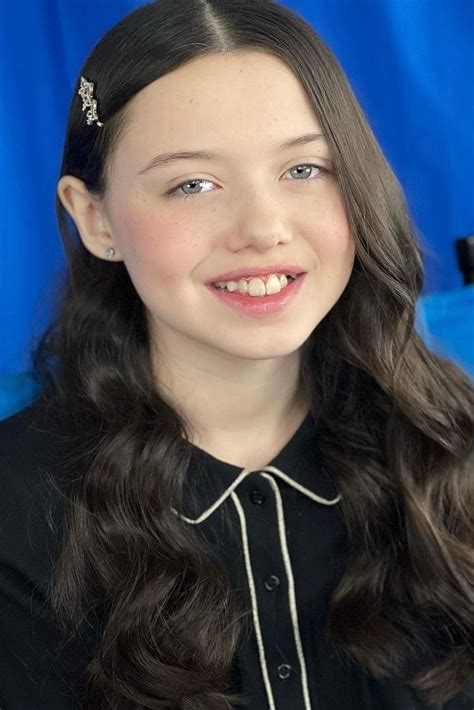 Violet Mcgraw Profile Images — The Movie Database Tmdb