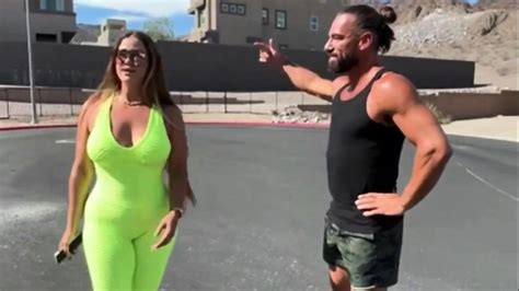 Latina Milf Goes For Walk Miss Raquel