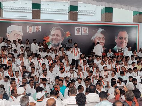 Telangana Congress leaders protest over Rahul's disqualification