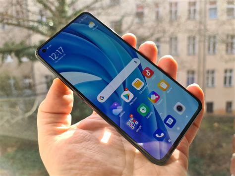 Xiaomi Mi 11 Lite не такой маленький, как кажется: смартфон в рабочем ...