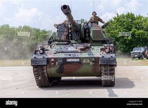 FELDKIRCHEN Deutschland Juni 9 2018 German Panzerhaubitze 2000