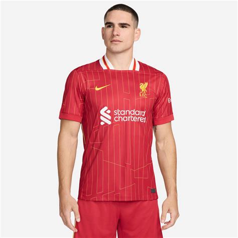 Liverpool dévoile son nouveau maillot 2024-2025 avec Nike