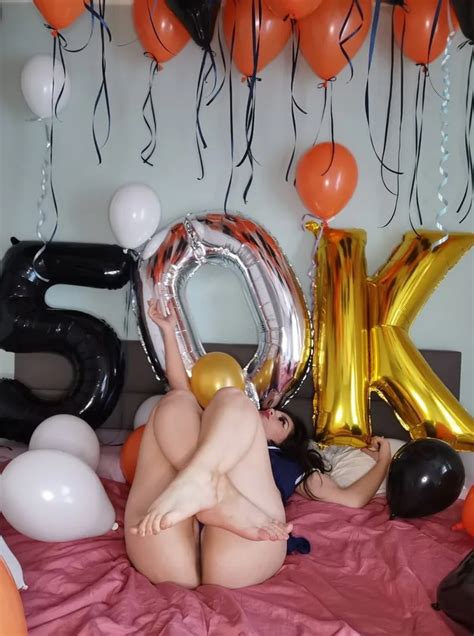 Police Girl And Balloons Full Pics Set On My Onlyfans Nude Pics XHamster